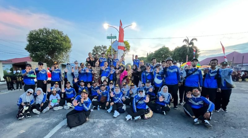 Inspektorat Seruyan Tampilkan Mobil Hias Burung Tingang dan Peragaan Busana Nusantara di Pawai Karnaval